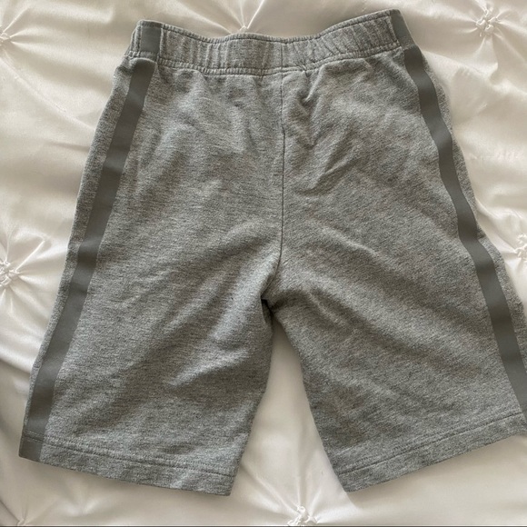 Boys Shorts with pockets - Picture 2 of 3